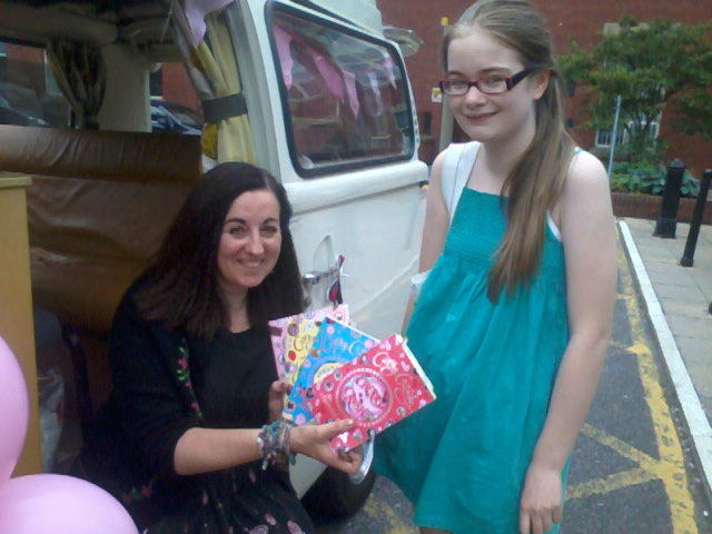 Happy Reader: The blogger's daughter meets her favourite writer, Cathy Cassidy