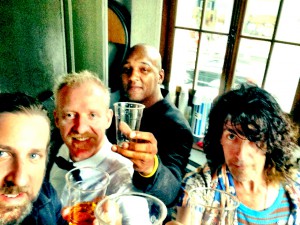 Cheers Boys: The band raise their respective glasses (Photo: www.spindoctors.com)