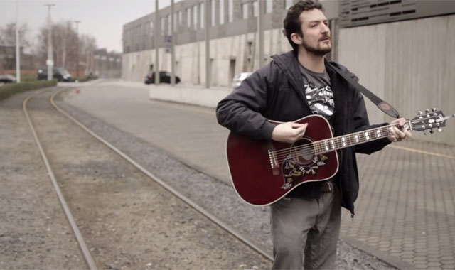 On Track: Jay's good friend Frank Turner (Photo: http://frank-turner.com/)