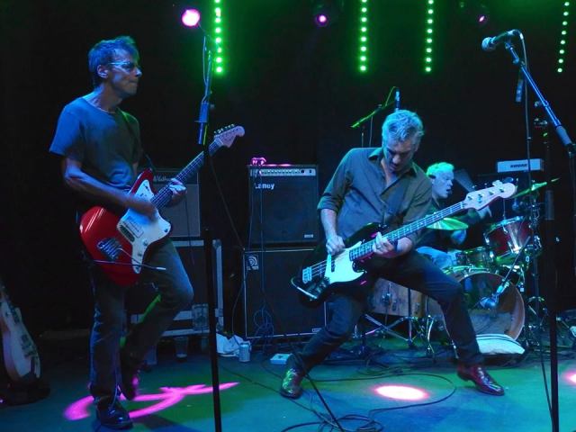 Low Down: Damian and Brendan in action at the Dirty Water (Photo: Kate Greaves)