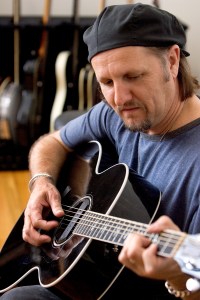 Winning Duet: Jimmy LaFave, who joins Gretchen on When You Comin' Home (Photo: http://moneypennymusic.co.uk/)