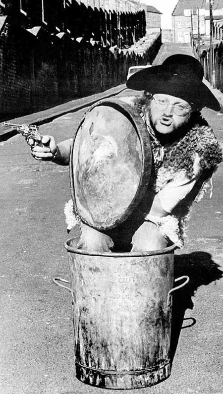 Bin Shooting: Mike Harding on the lookout for chart competitor Glen Campbell 