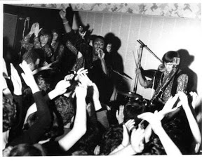 Live Jam: Geno and his band go through their paces (Photo courtesy of http://genowashington.blogspot.co.uk/)