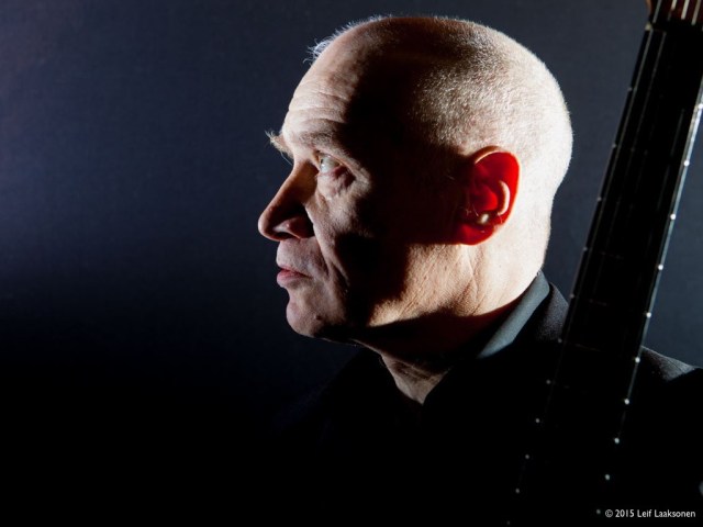 Reflective Mode: Wilko Johnson (Photo copyright: Looking Back: Leif Laaksonen)
