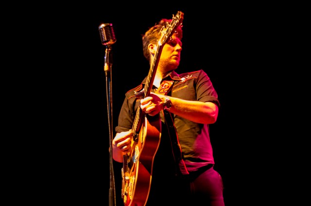 Guitar Man: Doug Perkins, in live action (Photo: Dave Brown) 