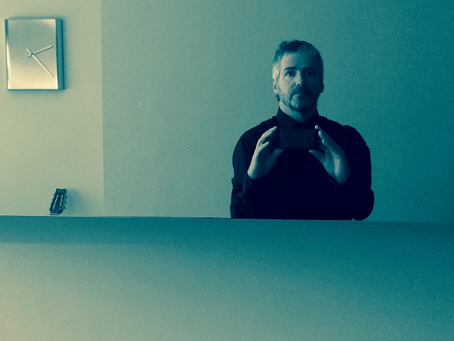 Finger Style: John Bramwell, from across the table 